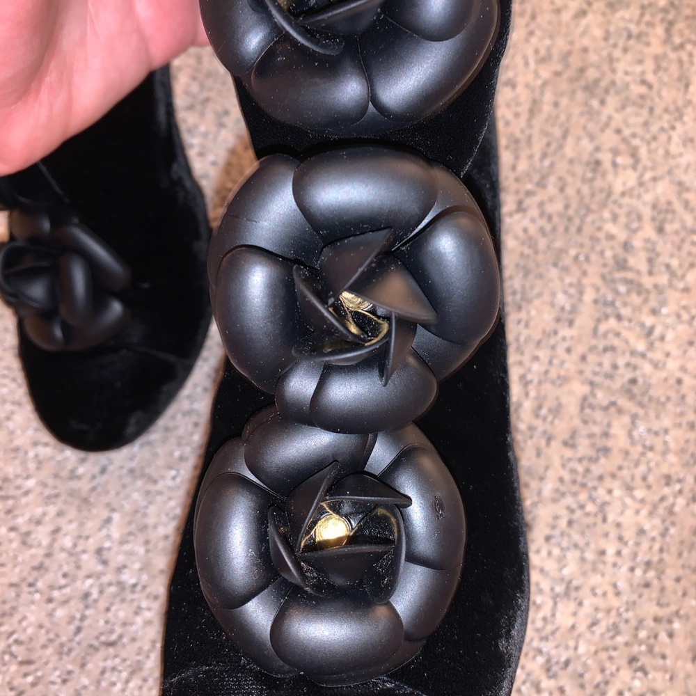 CHANEL women’s velvet booties Euro size 38 (US 8) - Picture 7 of 8